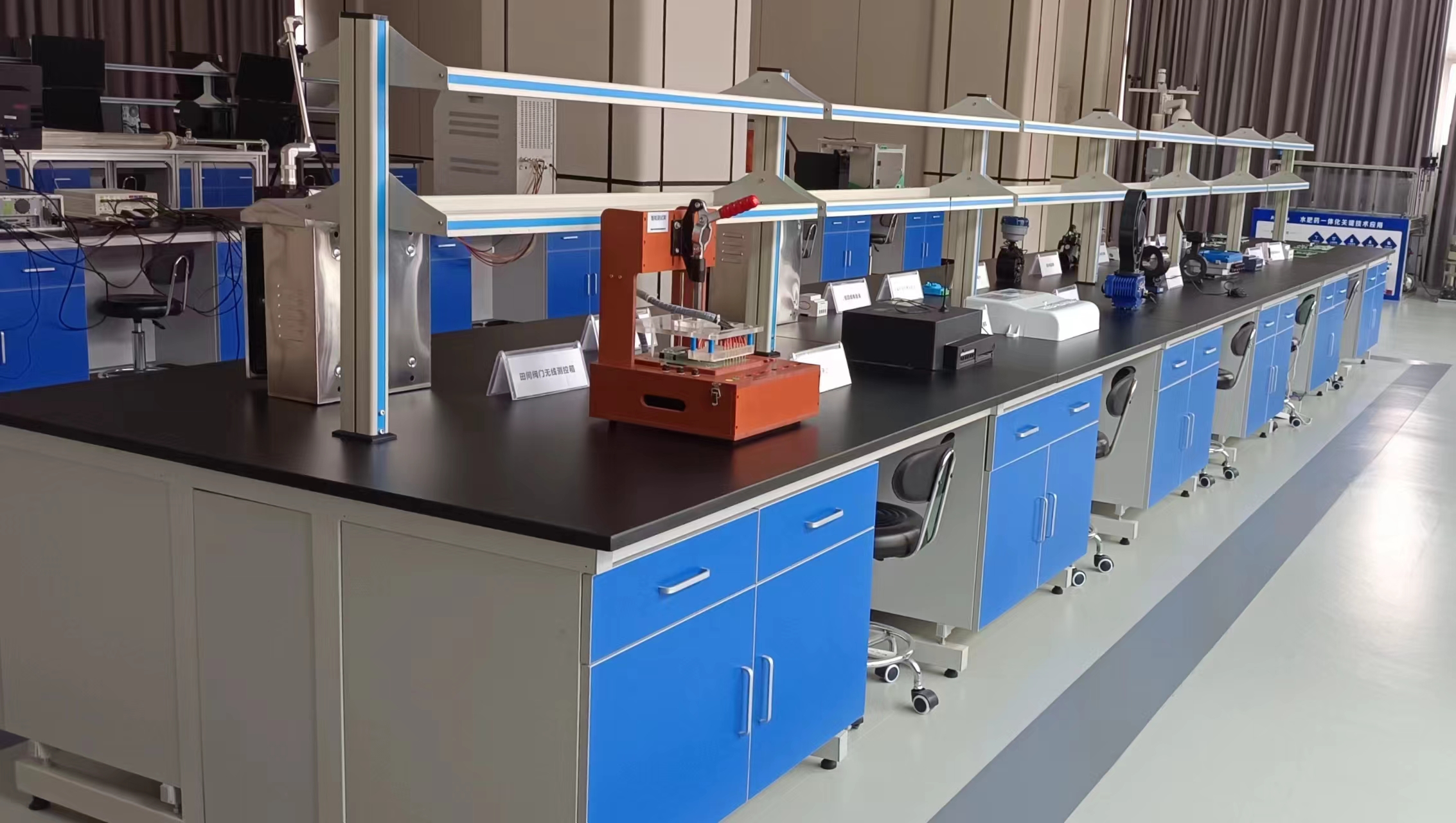 水電雙計(jì)量控制器質(zhì)量為基，服務(wù)為本，威盛機(jī)井灌溉控制器更上一層樓